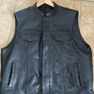 Men’s XXL black leather biker vest